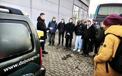 Žvilgsnis į profesijas iš arti