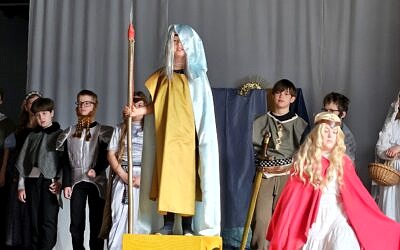 Mitų pasaulis atgyja: ketvirtokų kelionė į &Scaron;iaurės dievų žemes